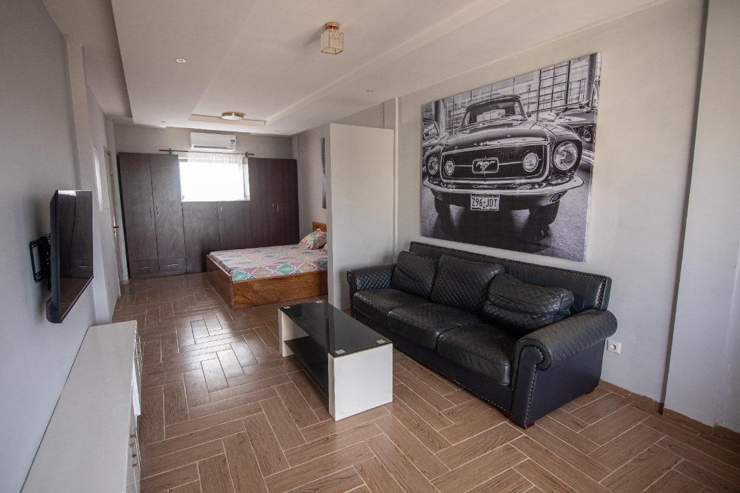 N° 5291 :
                            Studio meublé à louer , Adidogome, Lome, Togo : 250 000 XOF/mois