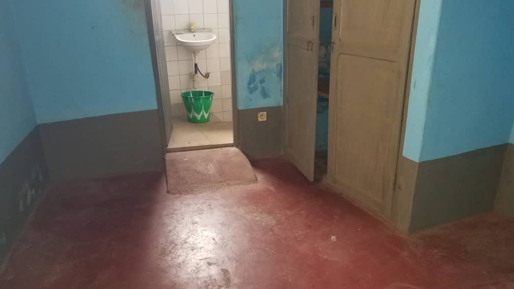 N° 5377 :
                            Chambre salon à louer , Soviepe, Lome, Togo : 25 000 XOF/mois