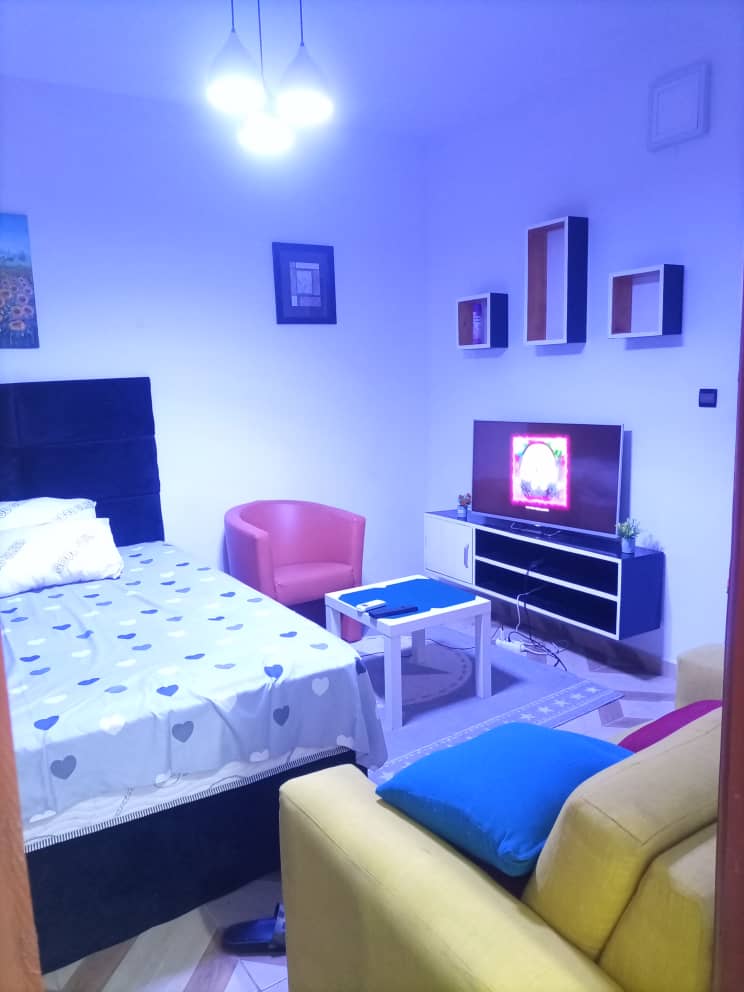 N° 5411 :
                            Studio meublé à louer , Agoe , Lome, Togo : 170 000 XOF/mois