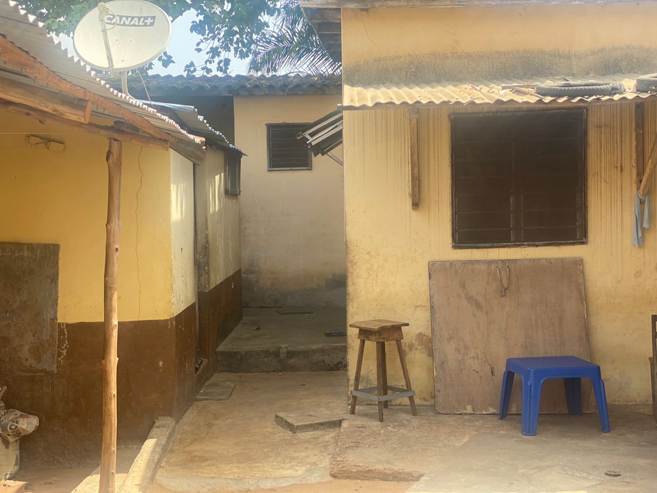 N° 5410 :
                            Maison à vendre , Tokoin hopital, Lome, Togo : 70 000  000 XOF/vie