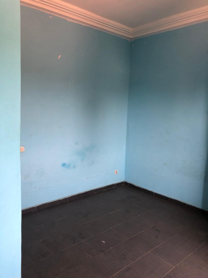 N° 5427 :
                            Chambre salon à louer , Kegue, Lome, Togo : 60 000 XOF/mois