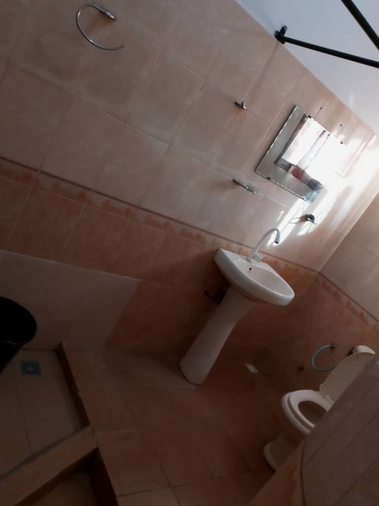 N° 5401 :
                            Appartement meublé à louer , Atiegou, Lome, Togo : 200 000 XOF/mois