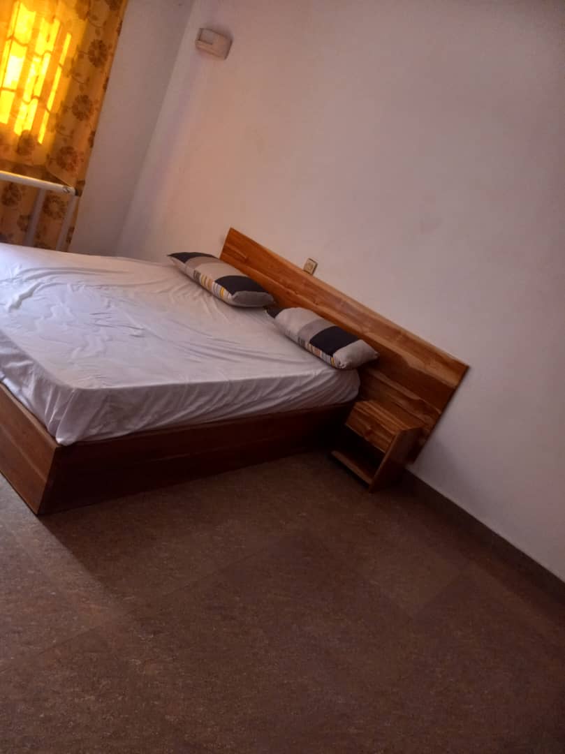 N° 5402 :
                            Appartement meublé à louer , Be gbenyedzi, Lome, Togo : 400 000 XOF/mois