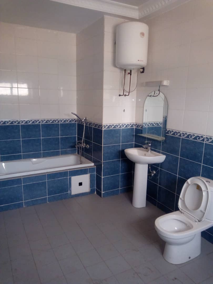 N° 4429 :
                            Appartement à louer , Djidjole, Lomé, Togo : 350 000 XOF/mois