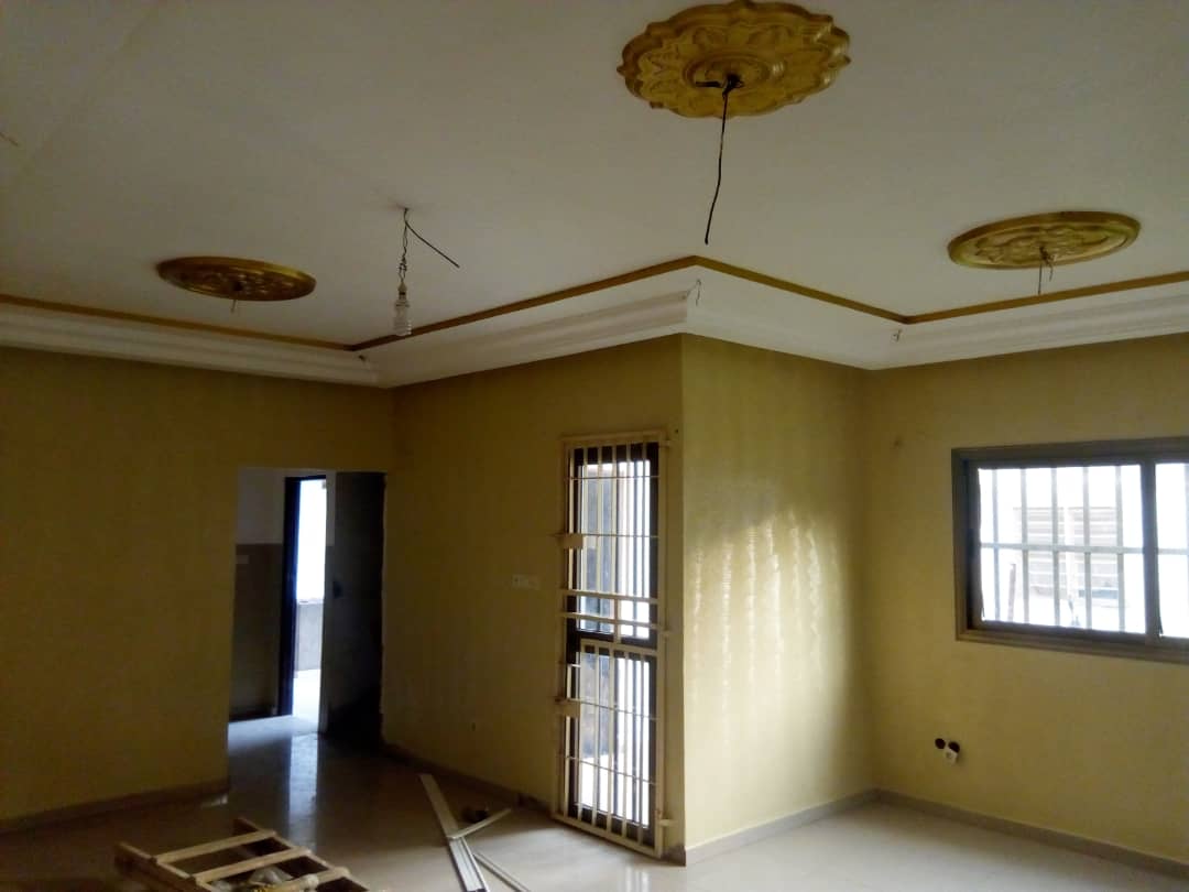 N° 4453 :
                            Villa à louer , Agoe, Lome, Togo : 70 000 XOF/mois
