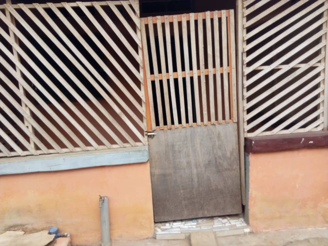 N° 4410 :
                            Villa à louer , Agoe assiyeye, Lome, Togo : 150 000 XOF/mois