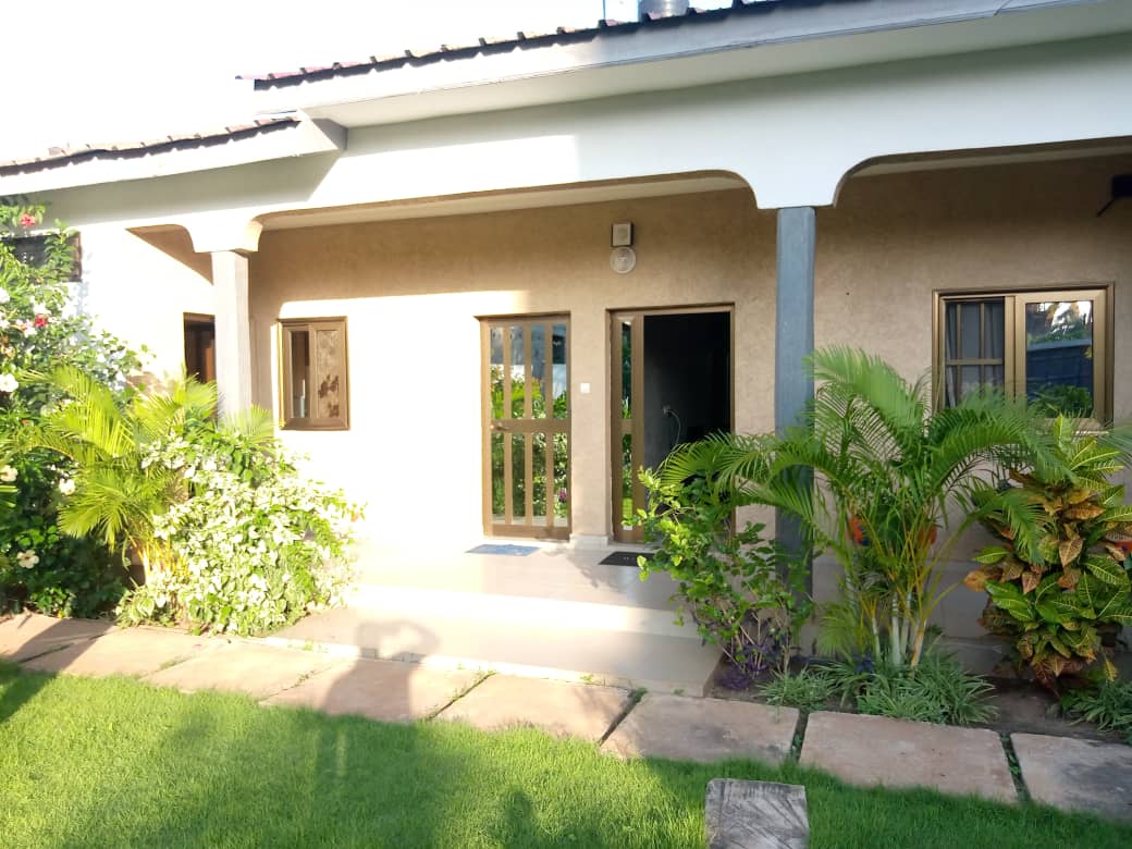 N° 5214 :
                            Appartement meublé à louer , Hedzranawoe, Lome, Togo : 350 000 XOF/mois