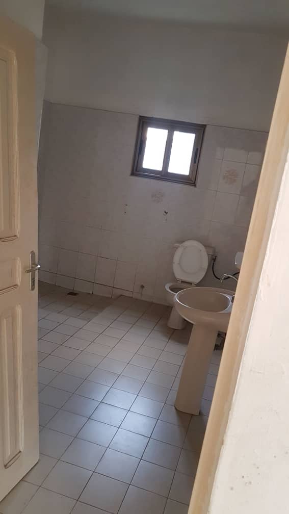 N° 4358 :
                            Chambre à louer , Adidogome, Lome, Togo : 25 000 XOF/mois