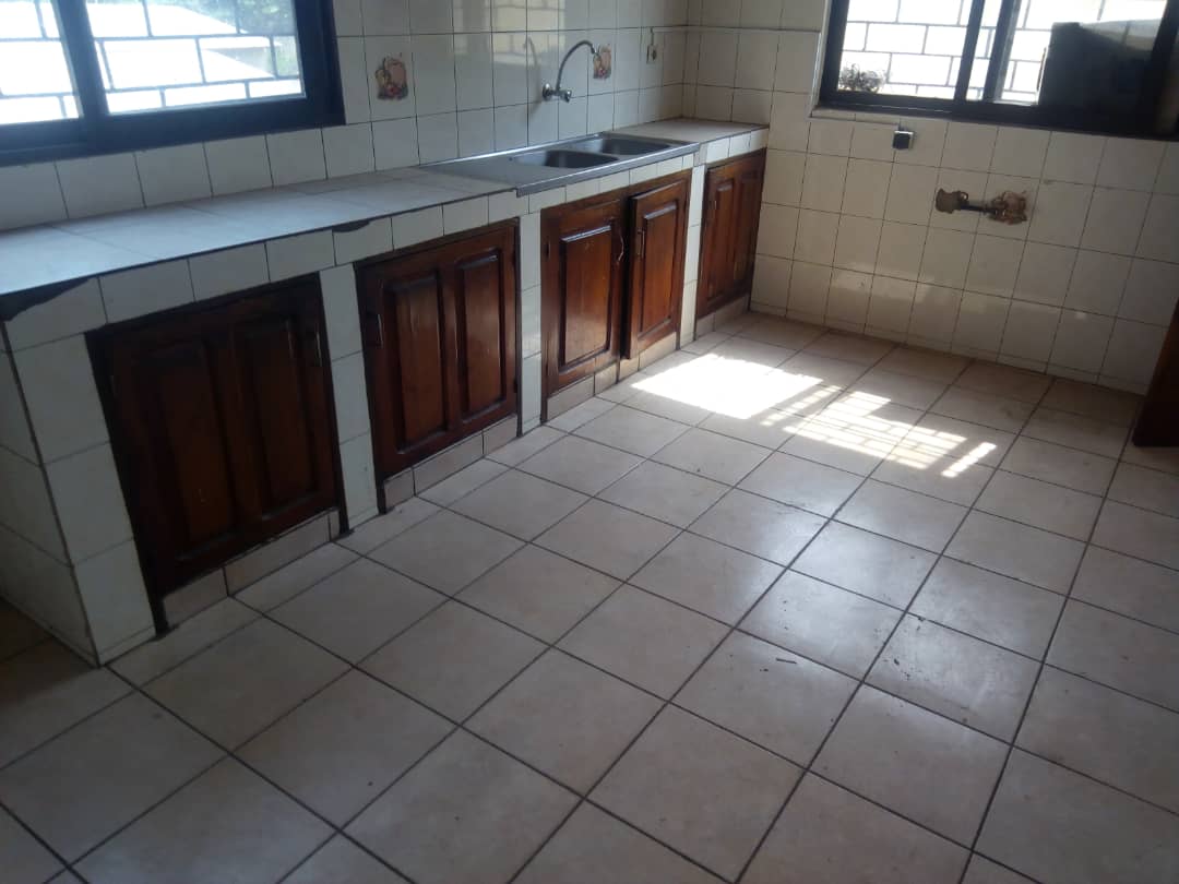 N° 4430 :
                            Villa à louer , Agbalepedo, Lome, Togo : 200 000 XOF/mois