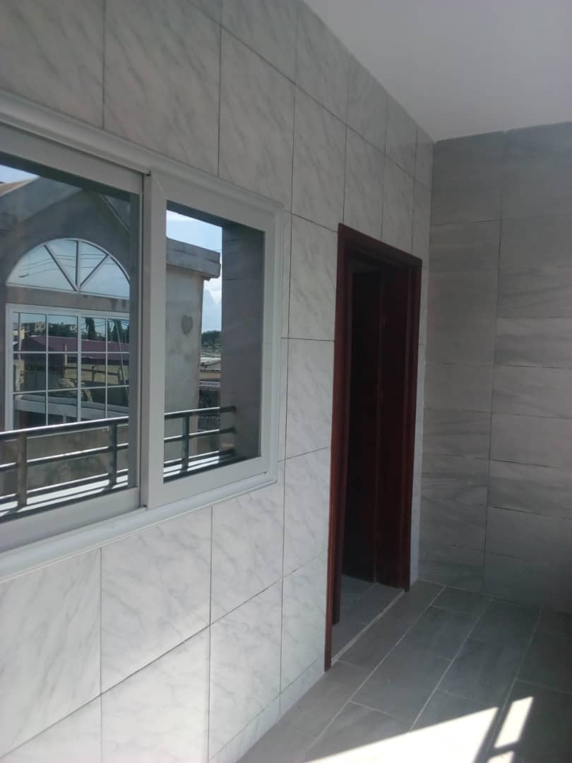 N° 4353 :
                            Appartement à louer , Agoe, Lome, Togo : 130 000 XOF/mois