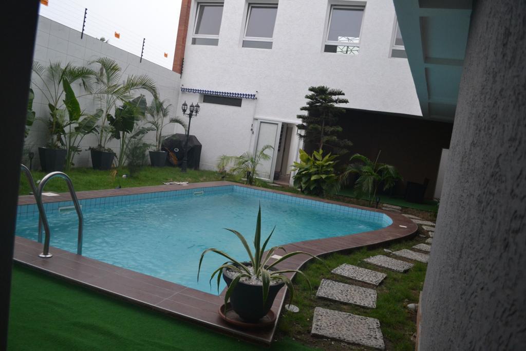 N° 5242 :
                            Villa meublée à louer , Kpogan , Lome, Togo : 800 000 XOF/mois