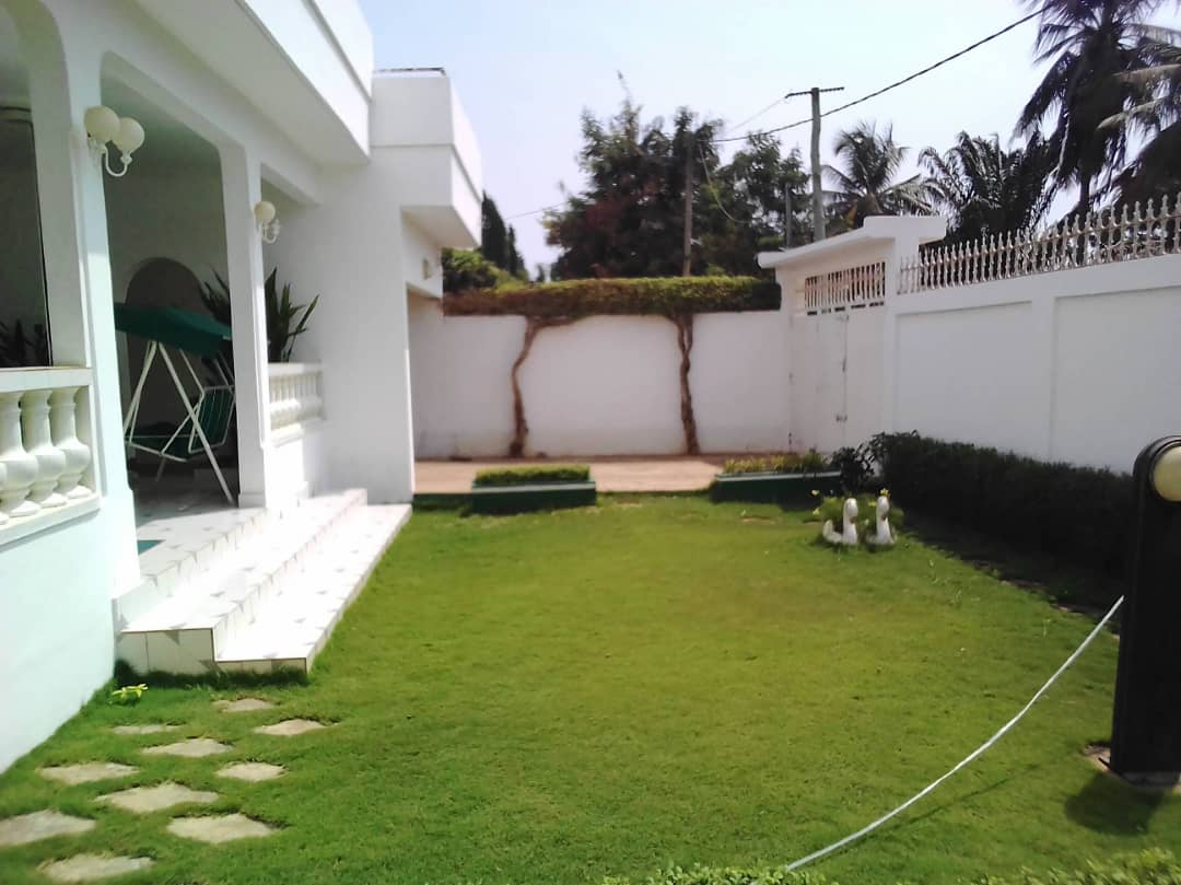 N° 4501 :
                            Villa à vendre , Adidogome, Lome, Togo : 120 000  000 XOF/vie