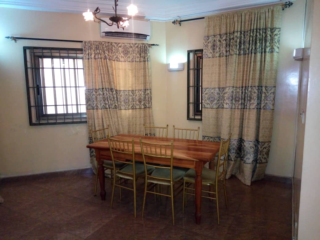 N° 4546 :
                            Appartement meublé à louer , Be, Lome, Togo : 300 000 XOF/mois