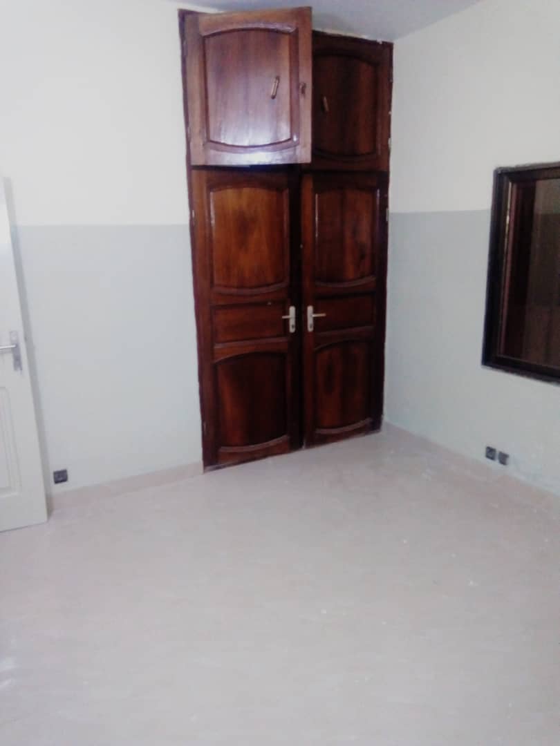 N° 4375 :
                            Villa à louer , Adewi, Lome, Togo : 1 000  000 XOF/mois