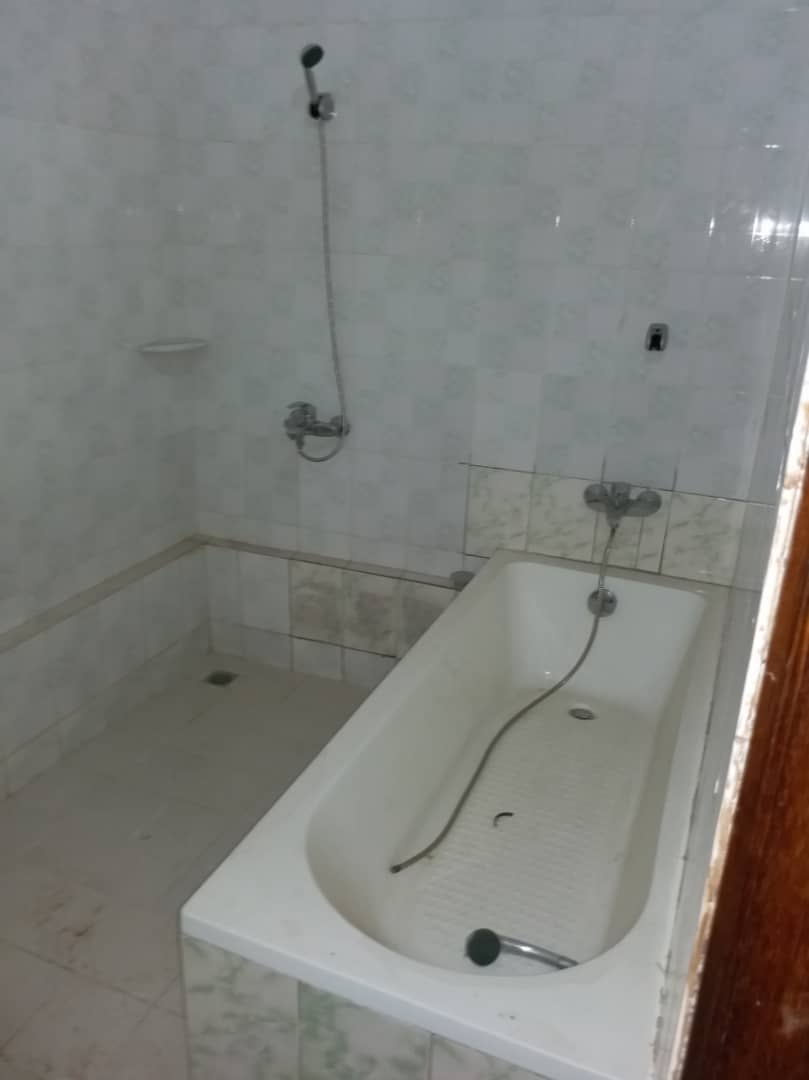 N° 4434 :
                            Villa à louer , Togo 2000, Lome, Togo : 450 000 XOF/mois