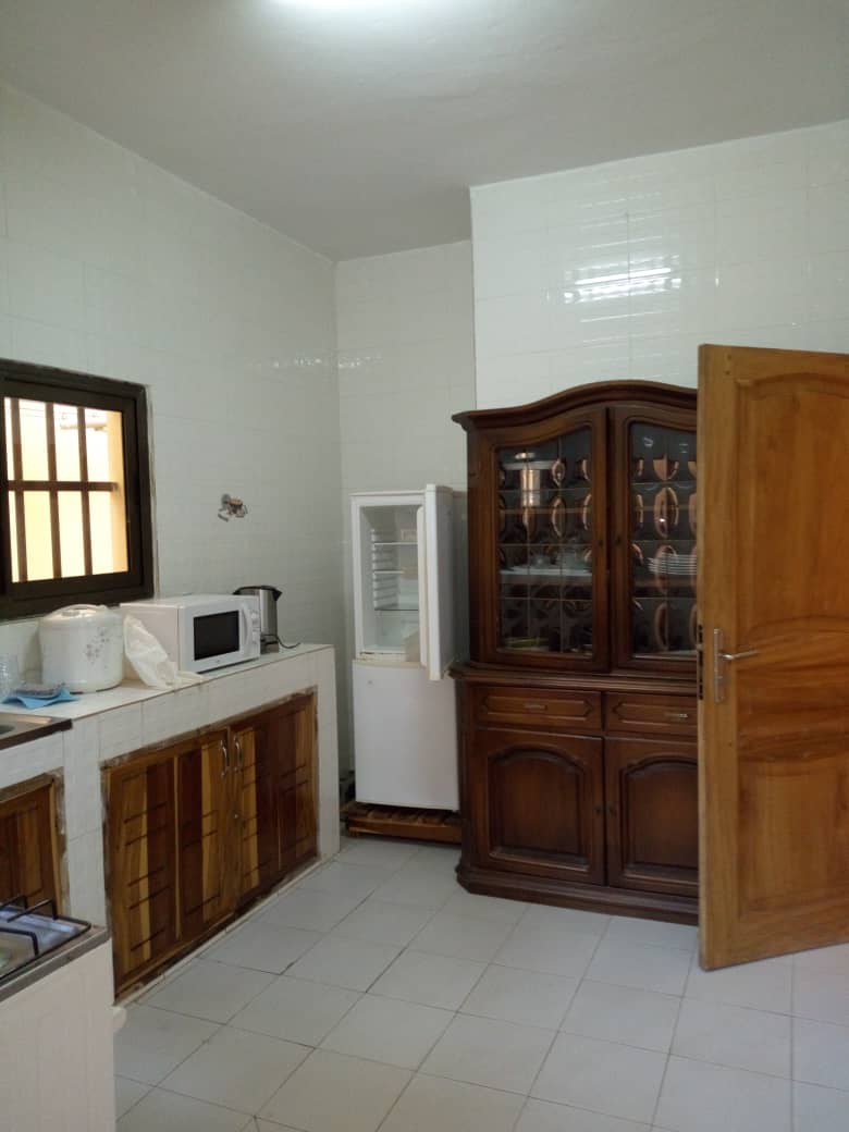 N° 4409 :
                            Villa meublée à louer , Hedzranawoe, Lome, Togo : 250 000 XOF/mois