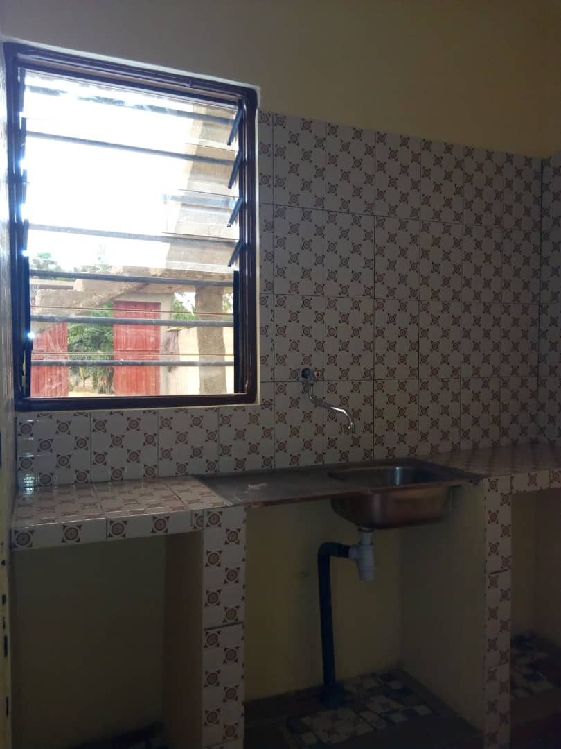 N° 4323 :
                            Chambre à louer , Adidogome, Lome, Togo : 20 000 XOF/mois