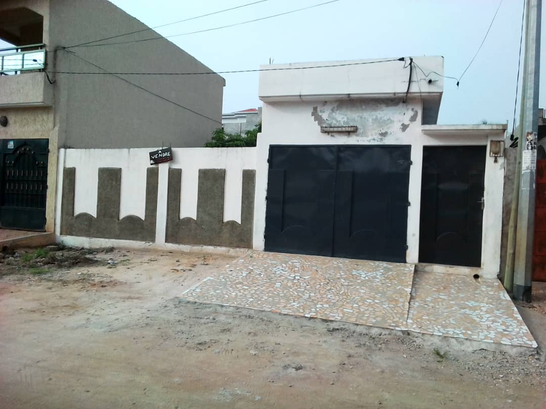 N° 4673 :
                            Villa à vendre , Adidoadin, Lome, Togo : 37 000  000 XOF/vie