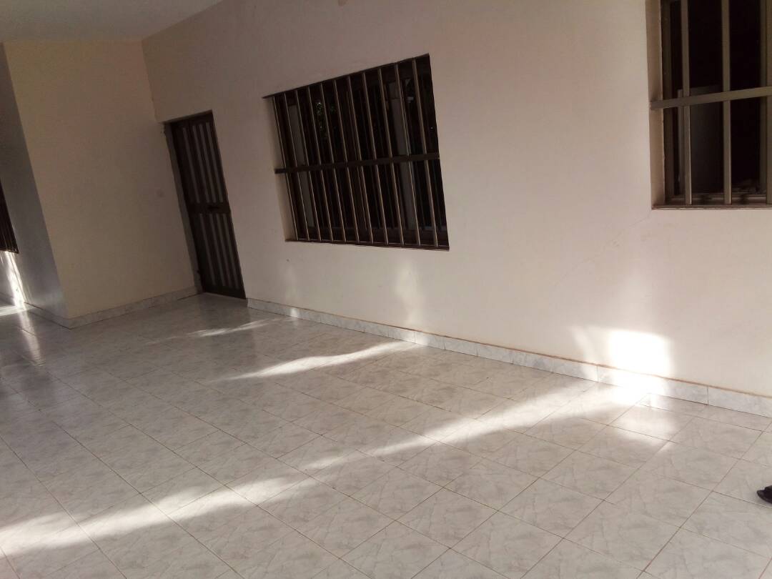 N° 4394 :
                            Villa meublée à louer , Avedji , Lome, Togo : 450 000 XOF/mois