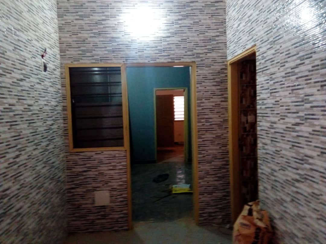 N° 4415 :
                            Chambre salon à louer , Agoe sogbossito, Lome, Togo : 30 000 XOF/mois