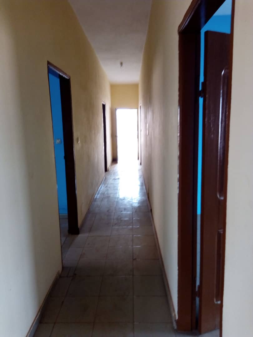 N° 4432 :
                            Villa à louer , Agoe kossigan, Lome, Togo : 100 000 XOF/mois