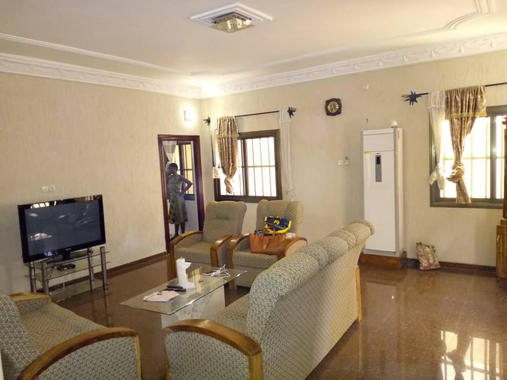 N° 4409 :
                            Villa meublée à louer , Hedzranawoe, Lome, Togo : 250 000 XOF/mois