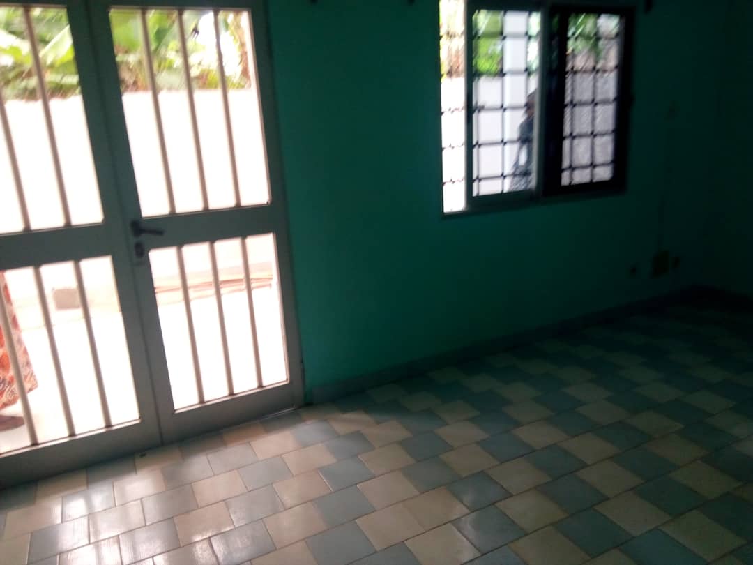 N° 4333 :
                            Appartement à louer , Djidjole, Lome, Togo : 90 000 XOF/mois