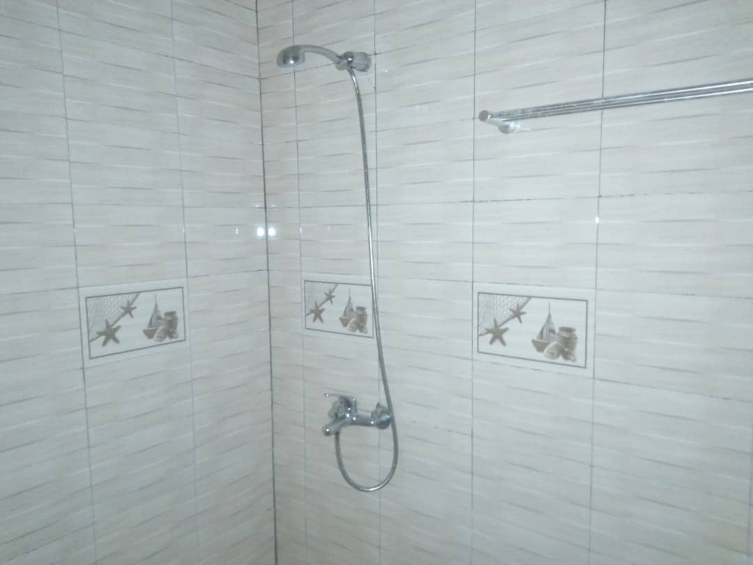 N° 4360 :
                            Villa à louer , Adjinomoto, Lome, Togo : 600 000 XOF/mois