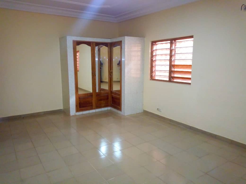 N° 4482 :
                            Villa à louer , Kegue, Lome, Togo : 400 000 XOF/mois