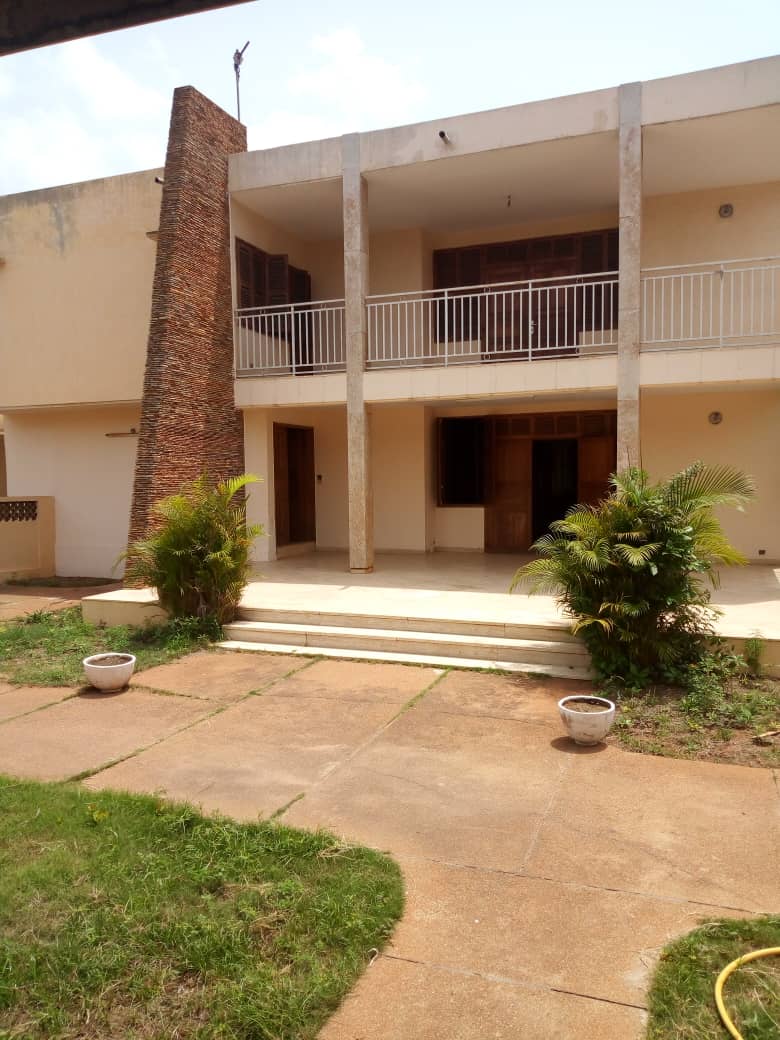 N° 4497 :
                            Villa à louer , Forever, Lome, Togo : 700 000 XOF/mois