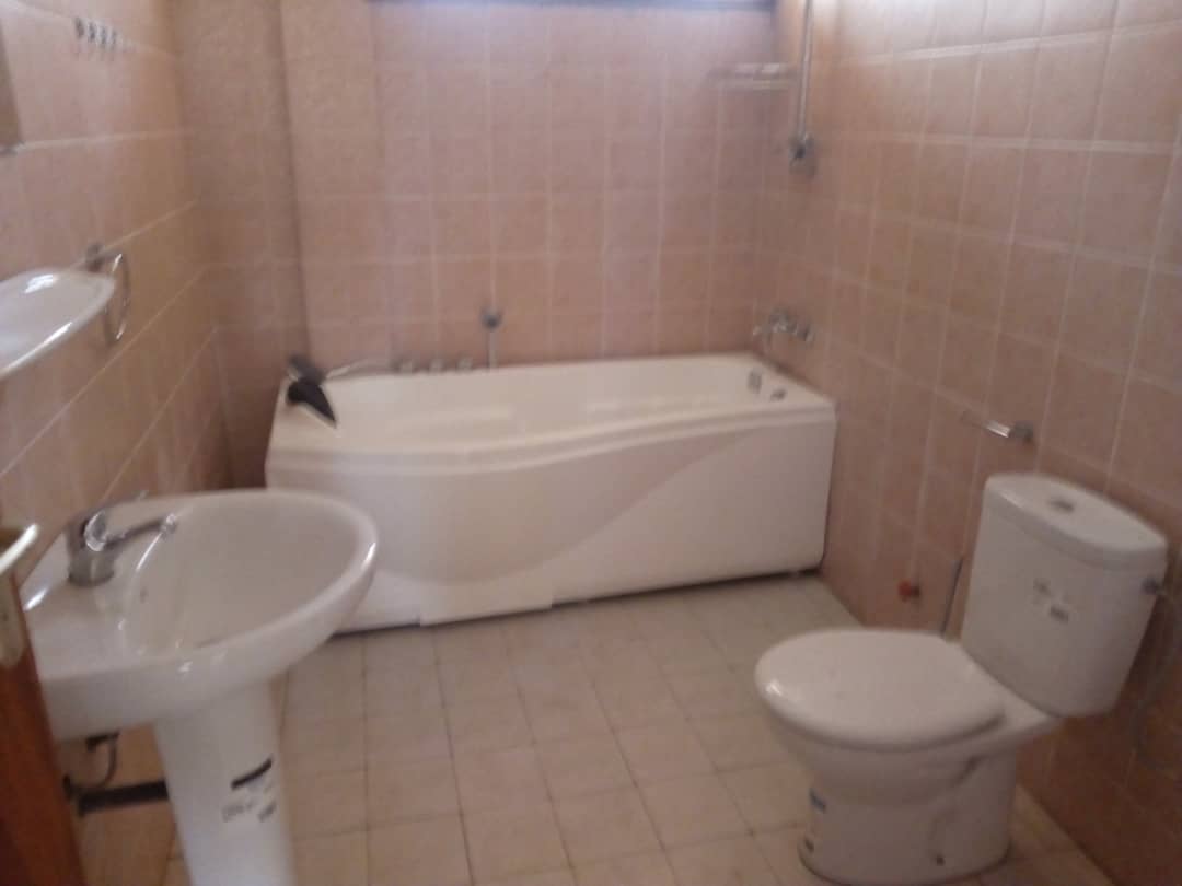 N° 4518 :
                            Villa à louer , Baguida, Lome, Togo : 1 100  000 XOF/mois