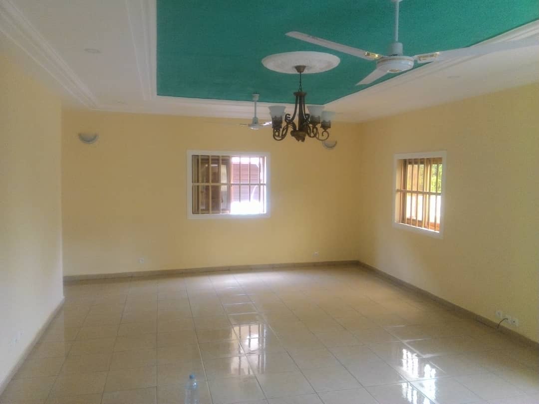 N° 4476 :
                            Chambre salon à louer , Avedji, Lome, Togo : 65 000 XOF/mois