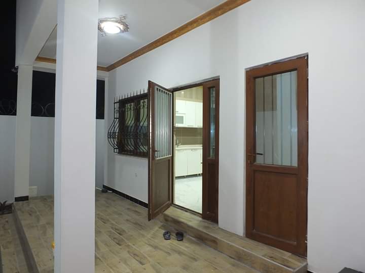 N° 4488 :
                            Villa à vendre , Agoe, Lome, Togo : 120 000  000 XOF/vie