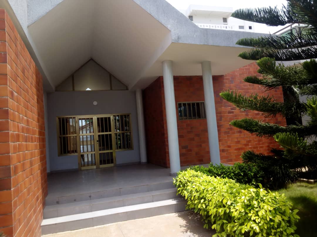N° 4517 :
                            Villa à louer , Be, Lome, Togo : 1 800  000 XOF/mois