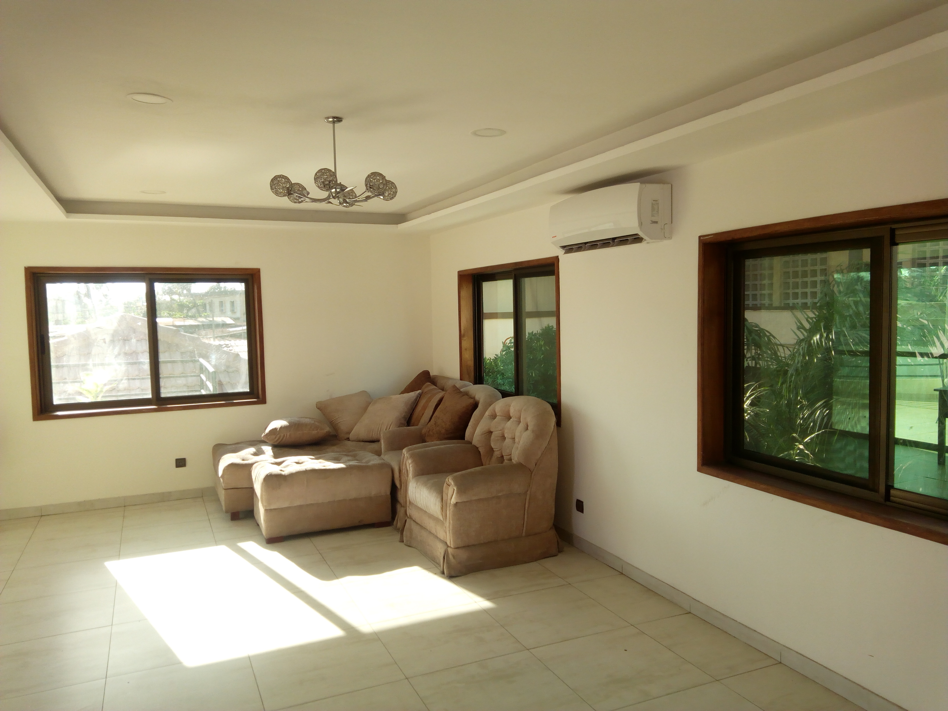 N° 4327 :
                            Villa à louer , Akodessewa, Lome, Togo : 1 500  000 XOF/mois
