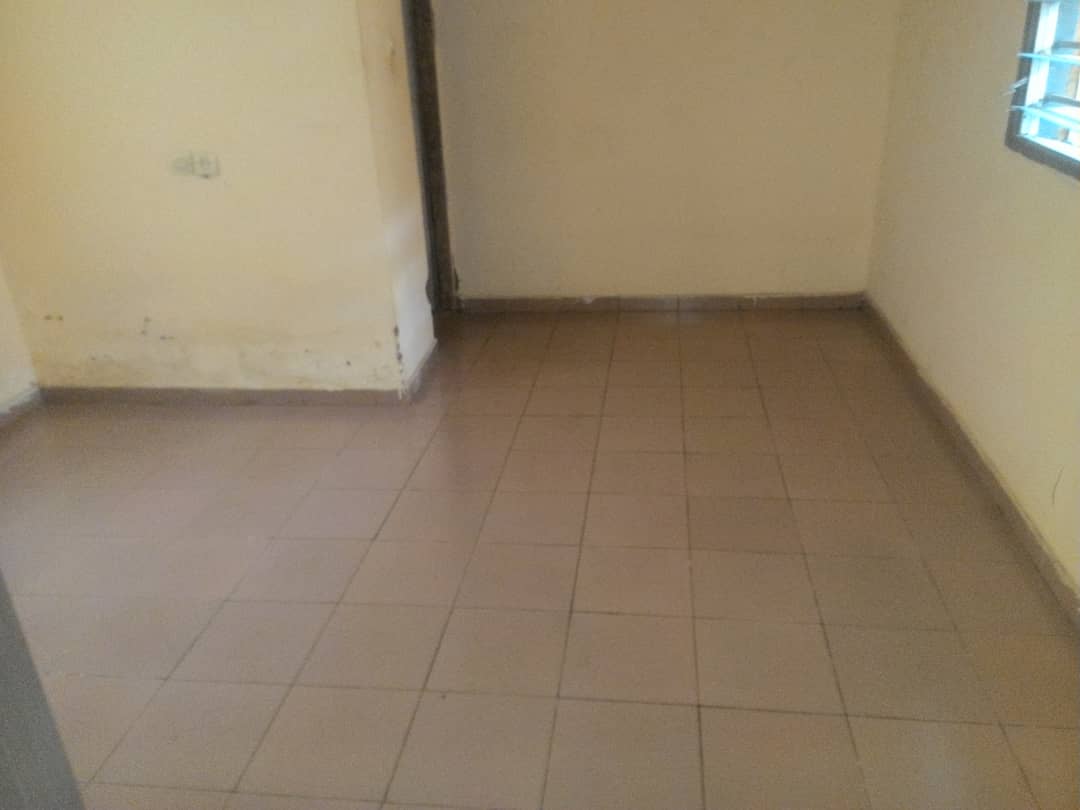 N° 4309 :
                            Chambre salon à louer , Avedji, Lome, Togo : 30 000 XOF/mois
