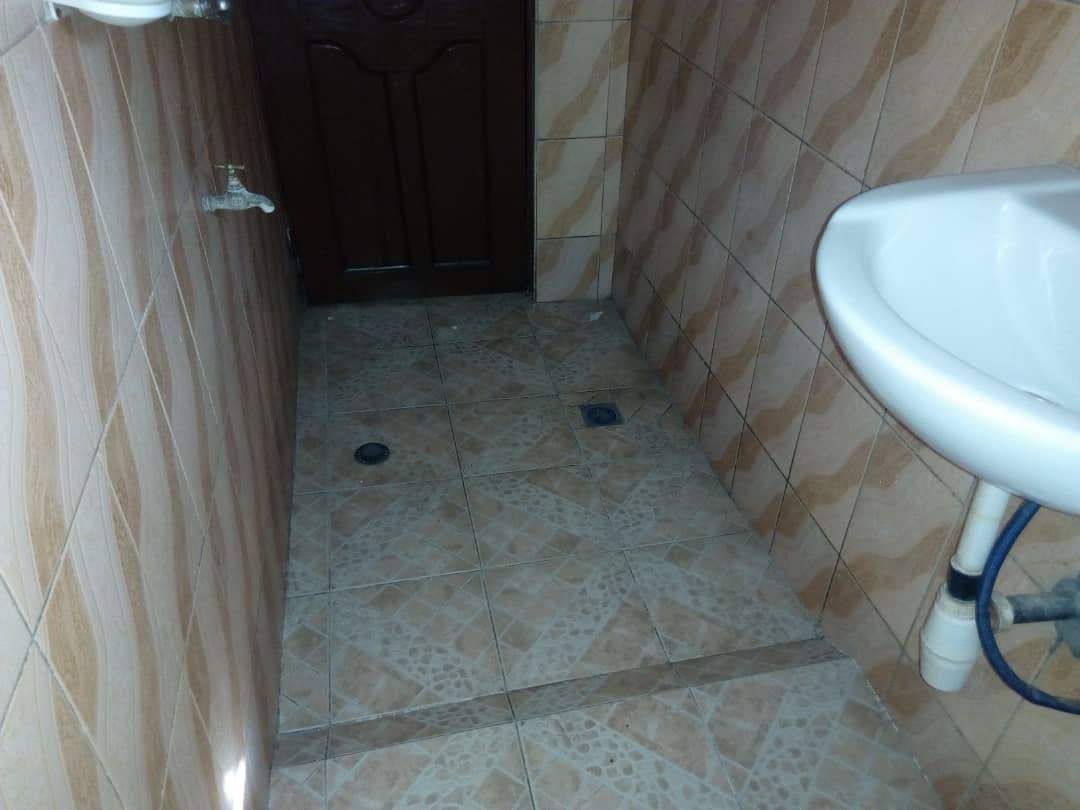 N° 4330 :
                            Appartement à louer , Agoe, Lome, Togo : 50 000 XOF/mois