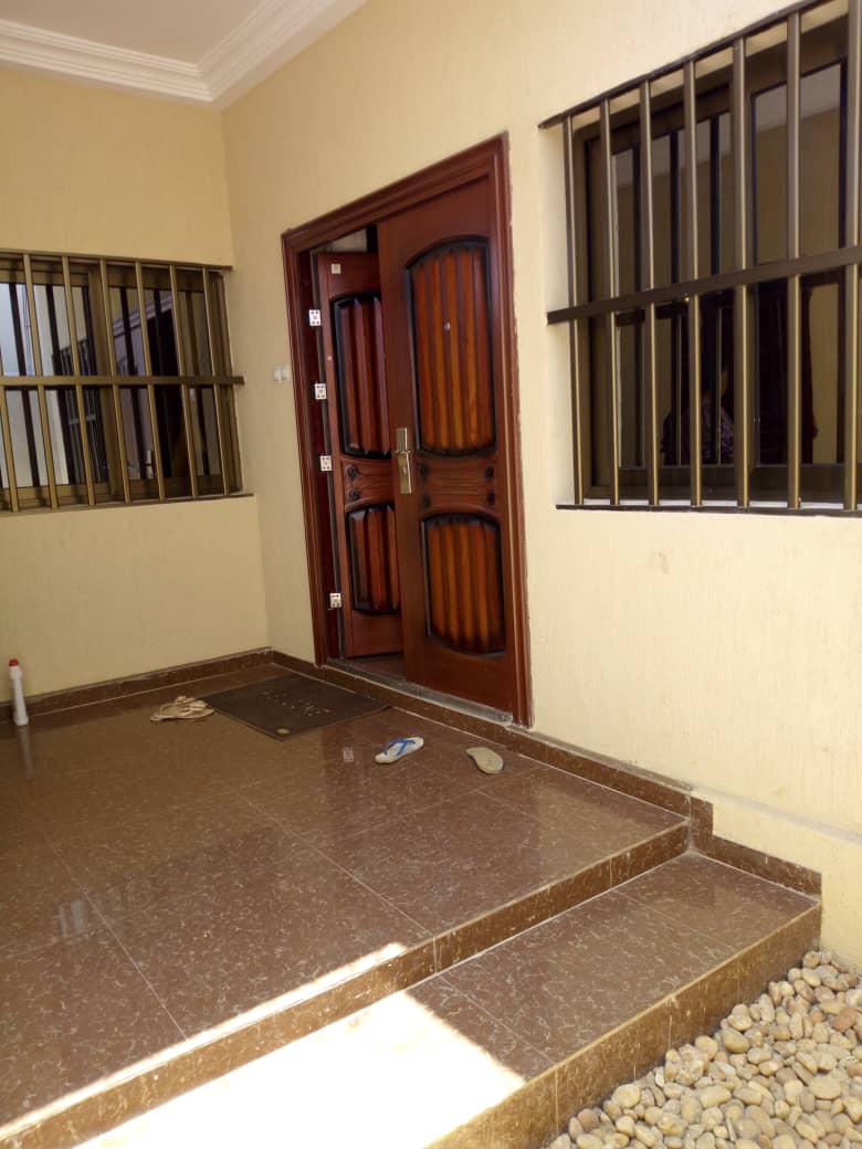 N° 4409 :
                            Villa meublée à louer , Hedzranawoe, Lome, Togo : 250 000 XOF/mois