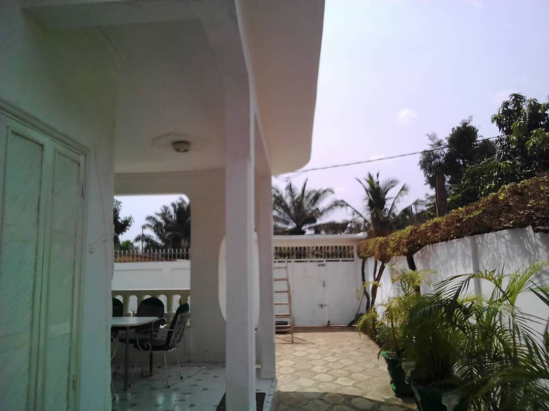 N° 4501 :
                            Villa à vendre , Adidogome, Lome, Togo : 120 000  000 XOF/vie