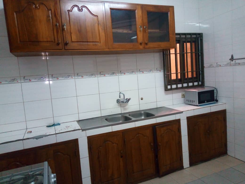 N° 4546 :
                            Appartement meublé à louer , Be, Lome, Togo : 300 000 XOF/mois