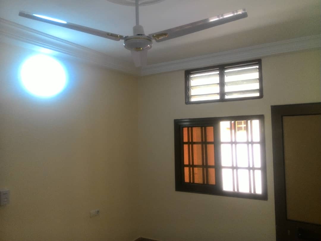 N° 4477 :
                            Chambre salon à louer , Avedji, Lome, Togo : 45 000 XOF/mois