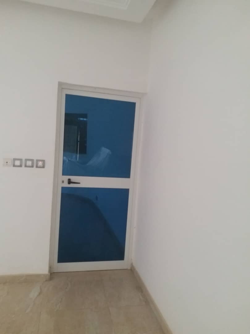N° 4421 :
                            Villa à louer , Kegue, Lome, Togo : 200 000 XOF/mois