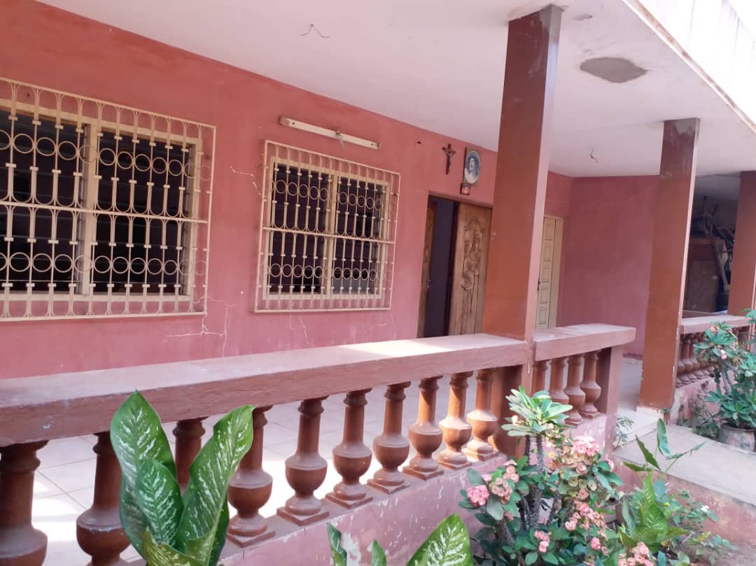 N° 4431 :
                            Villa à vendre , Hedzranawoe, Lome, Togo : 50 000  000 XOF/vie
