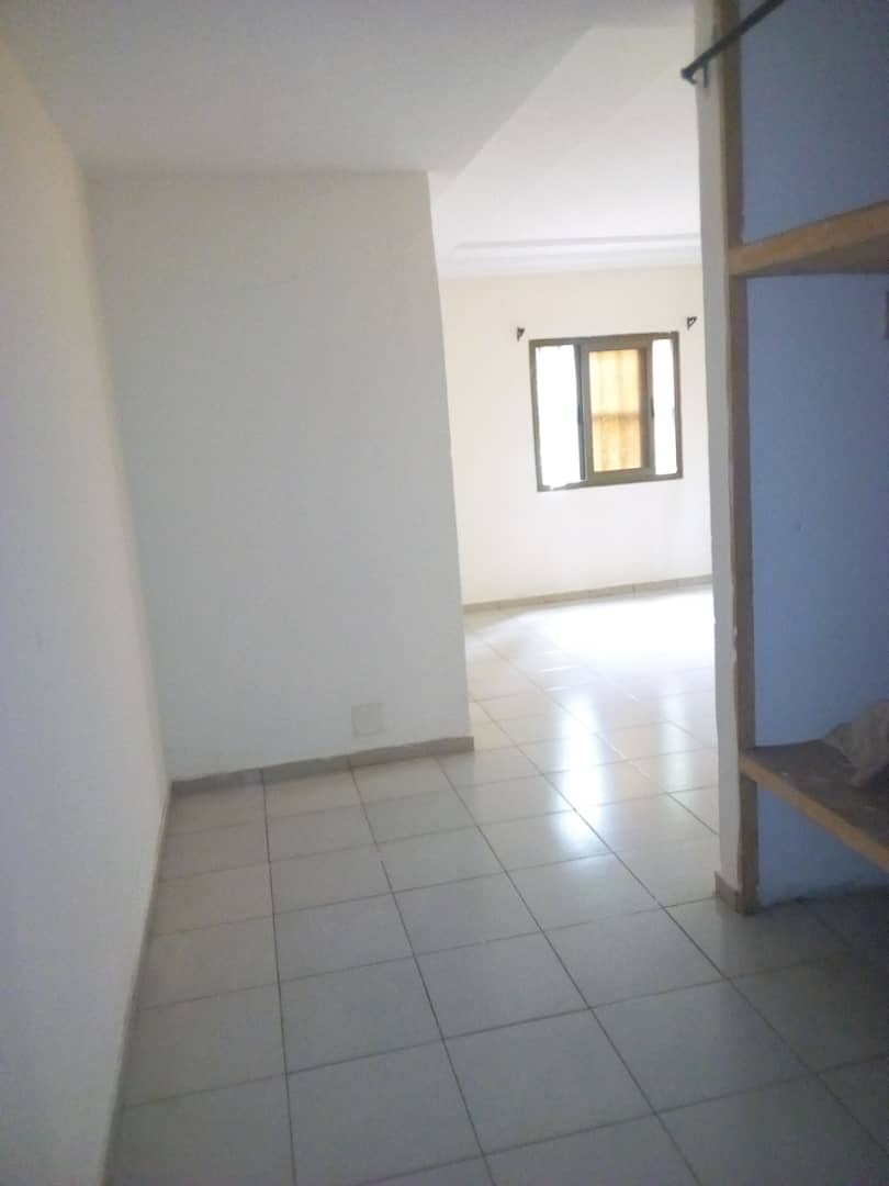N° 4322 :
                            Villa à louer , Klikame, Lome, Togo : 250 000 XOF/mois