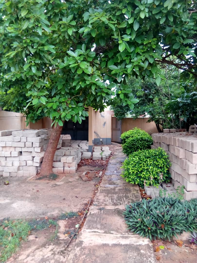N° 4582 :
                            Villa à louer , Agoe, Lome, Togo : 60 000 XOF/mois