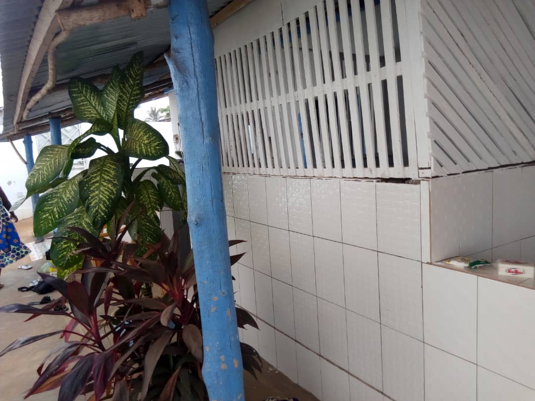 N° 4427 :
                            Chambre à louer , Agoe adjougba, Lome, Togo : 22 000 XOF/mois