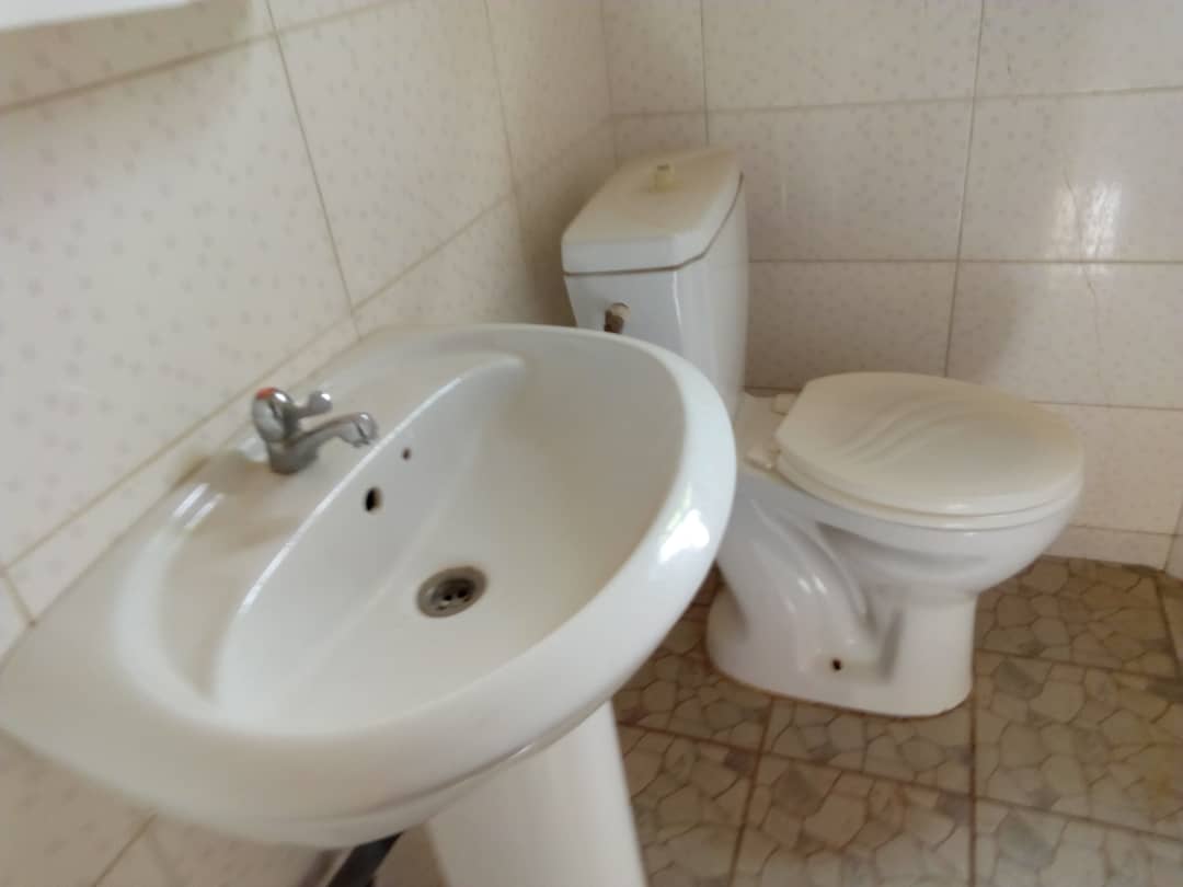 N° 4461 :
                            Appartement meublé à louer , Agoe, Lome, Togo : 350 000 XOF/mois