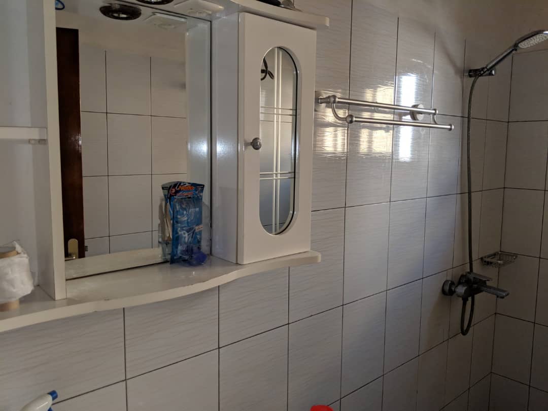 N° 4576 :
                            Appartement meublé à louer , Agbalepedo, Lome, Togo : 250 000 XOF/mois