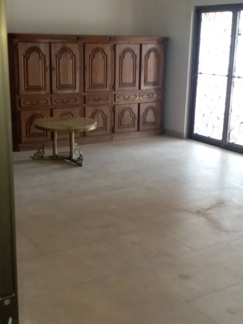 N° 4454 :
                            Villa à louer , Kohe, Lome, Togo : 300 000 XOF/mois