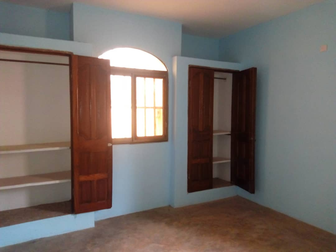N° 4408 :
                            Villa à louer , Agoe-legbassito, Lome, Togo : 90 000 XOF/mois